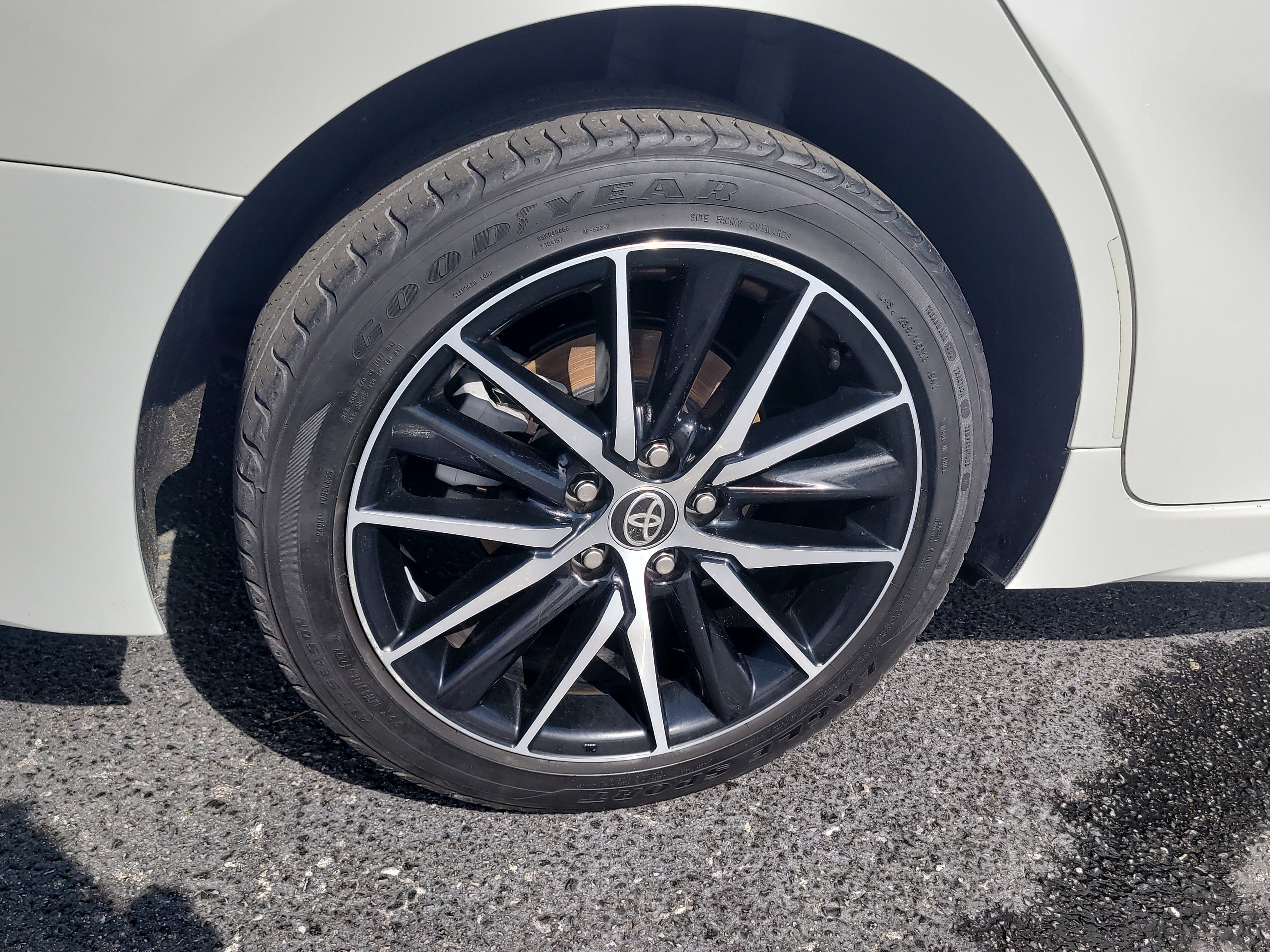 Used 2021 Toyota Camry SE image 9