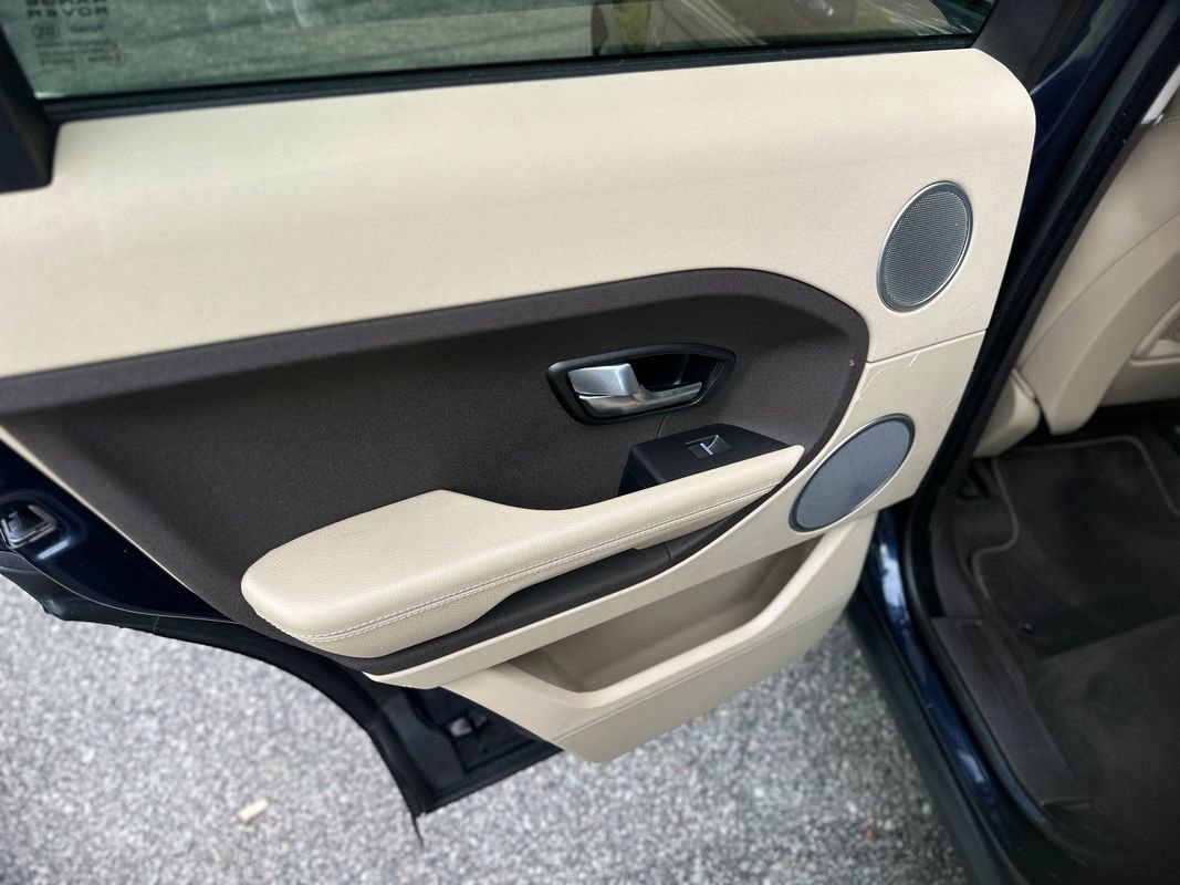 Used 2015 Land Rover Range Rover Evoque Pure Plus image 26