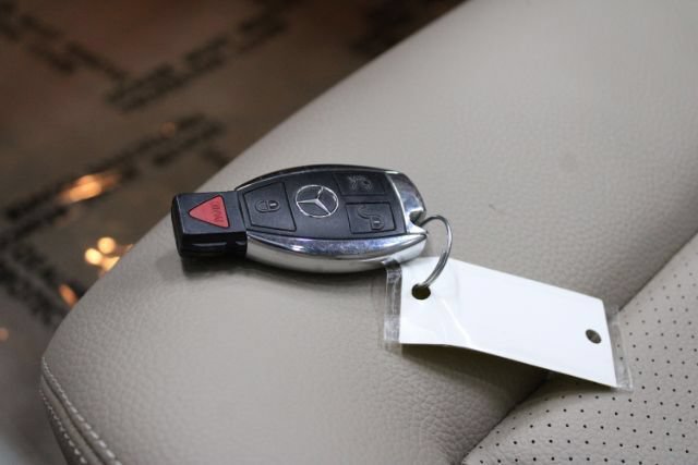 Used 2011 Mercedes-Benz E 350 4MATIC Sedan image 15