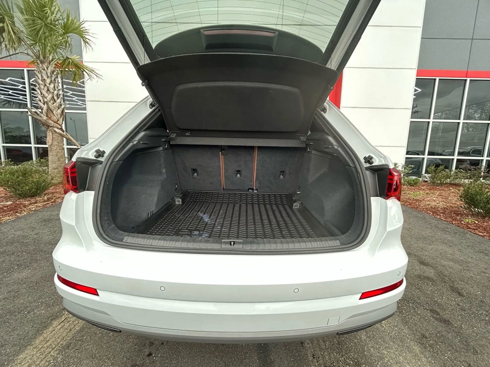 Used 2020 Audi Q3 2.0T Premium w/ Convenience Package image 19