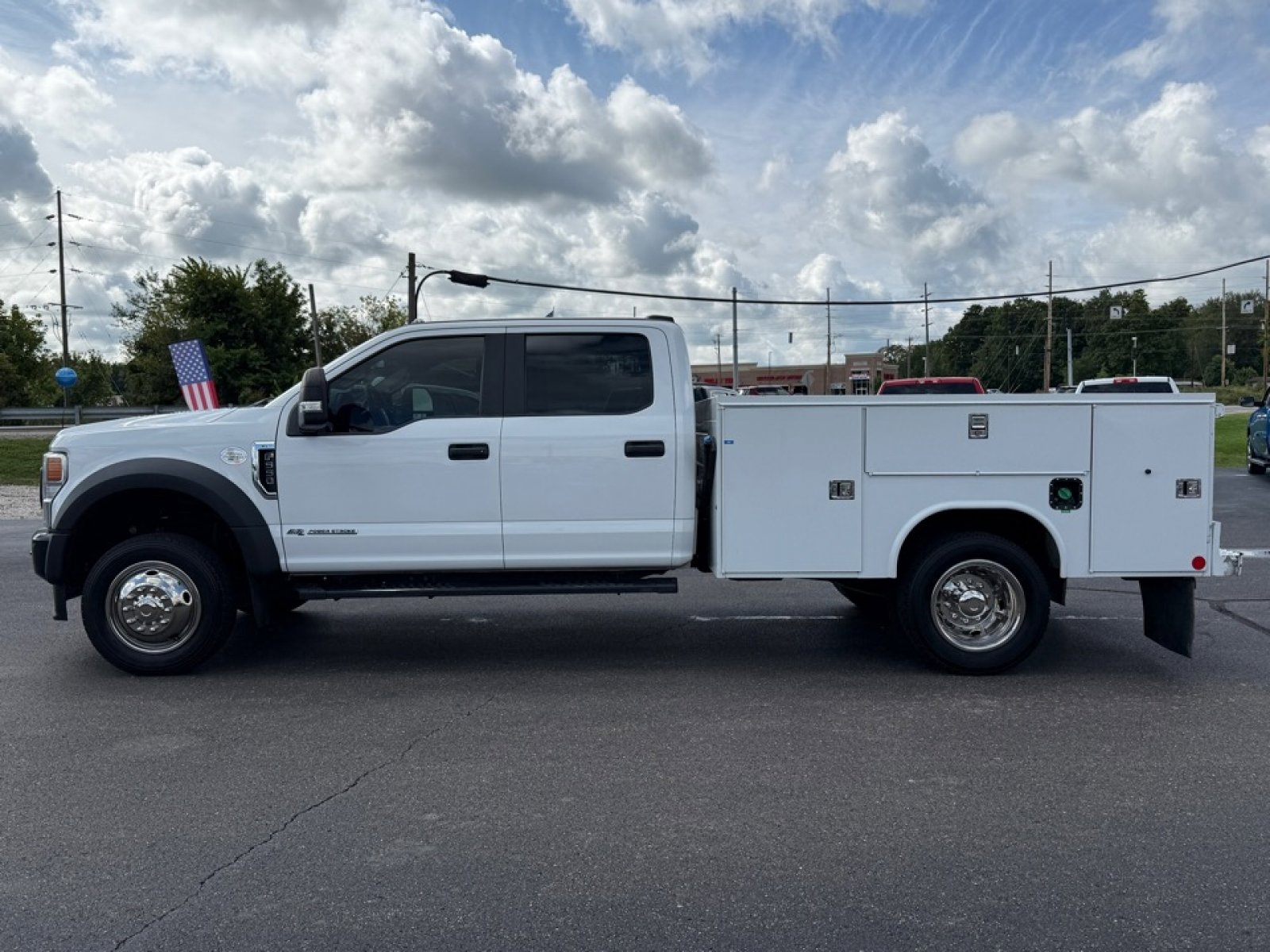 Used 2022 Ford F550 4x4 Crew Cab Super Duty w/ Power Equipment Group image 5