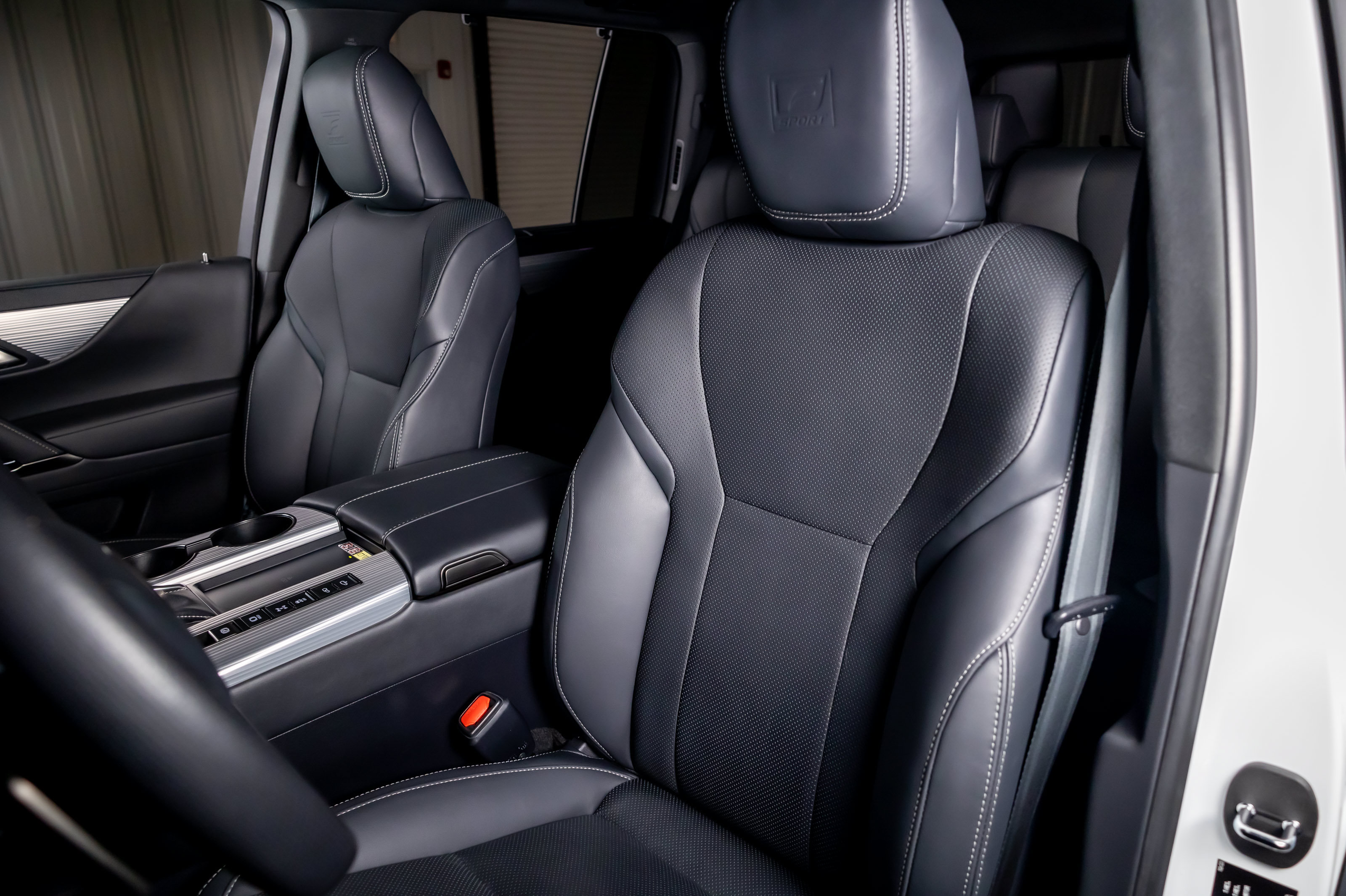 Used 2024 Lexus LX 600 F Sport AWD/4WD image 6