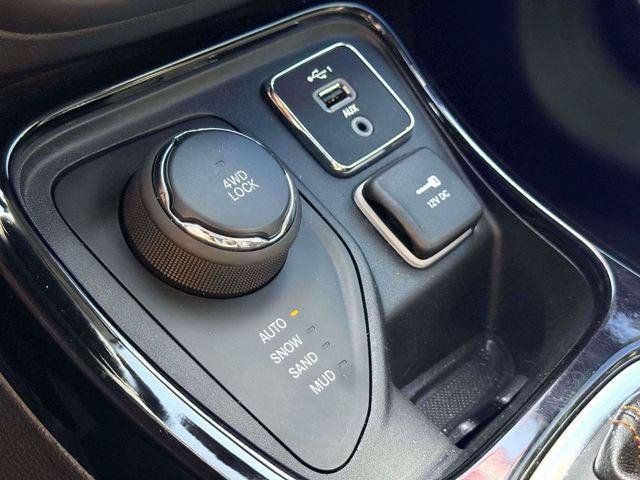 Certified 2020 Jeep Compass Limited AWD/4WD image 29