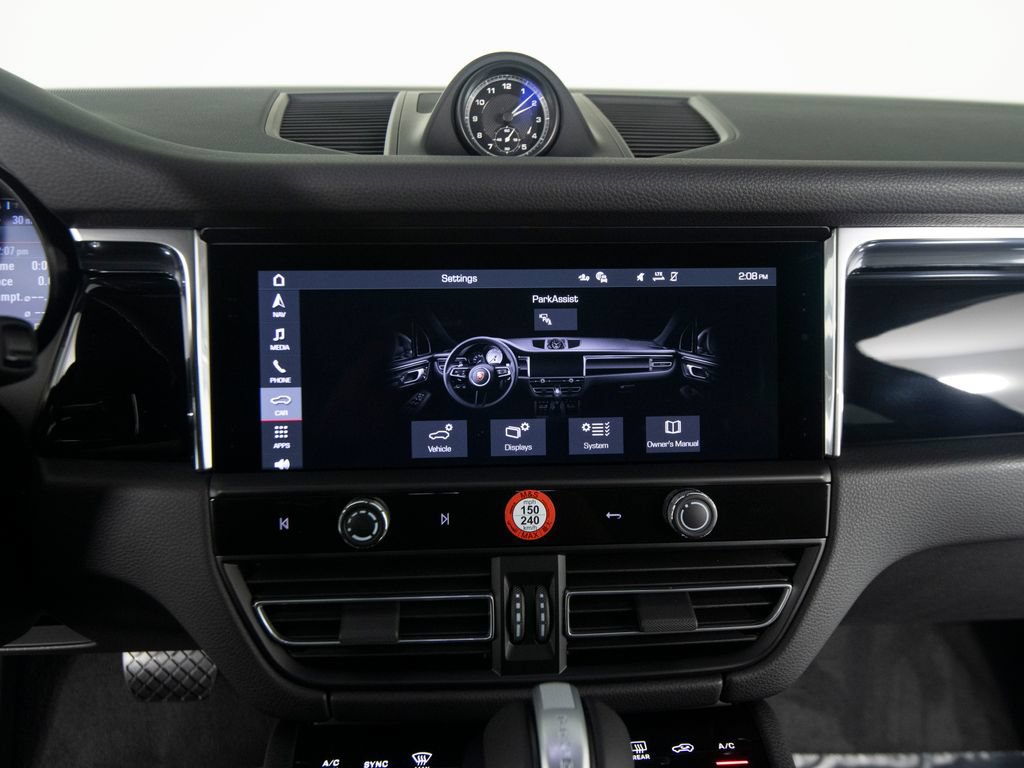 New 2026 Porsche Macan AWD/4WD image 27