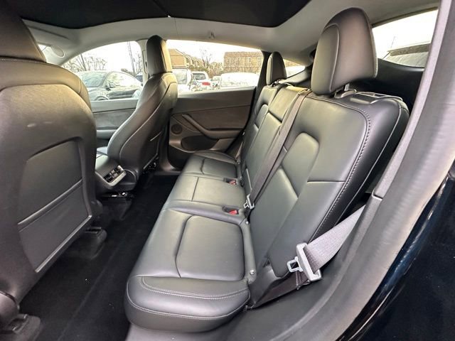 Used 2022 Tesla Model Y Performance image 11