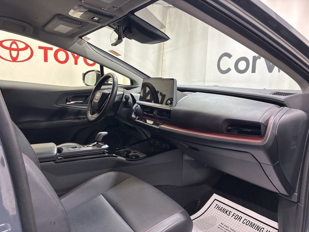 Used 2025 Toyota Prius Plug-In Hybrid FWD image 11