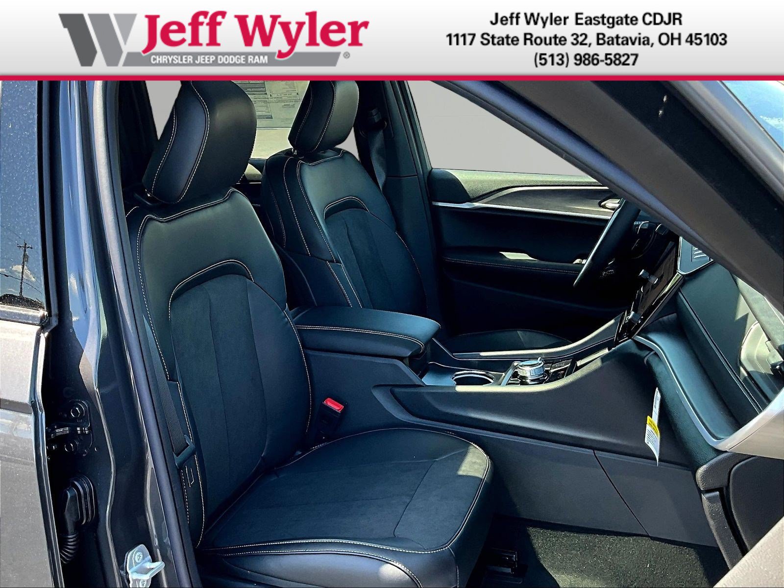 New 2026 Jeep Grand Cherokee Altitude AWD/4WD image 19
