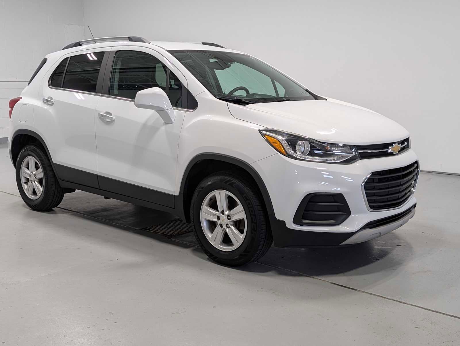 Used 2018 Chevrolet Trax LT w/ LT Convenience Package AWD/4WD image 6
