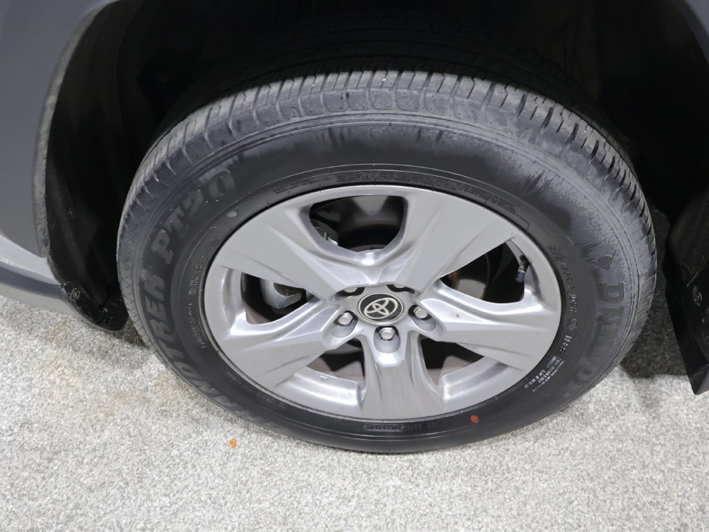 Used 2025 Toyota RAV4 XLE AWD/4WD image 9