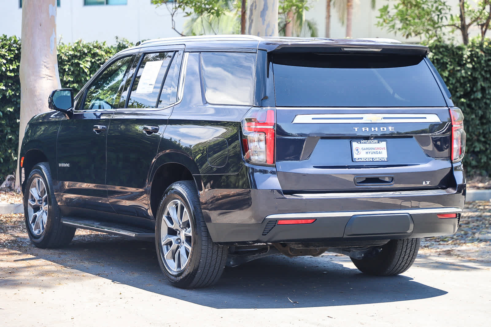 Used 2024 Chevrolet Tahoe LT w/ Luxury Package RWD image 8