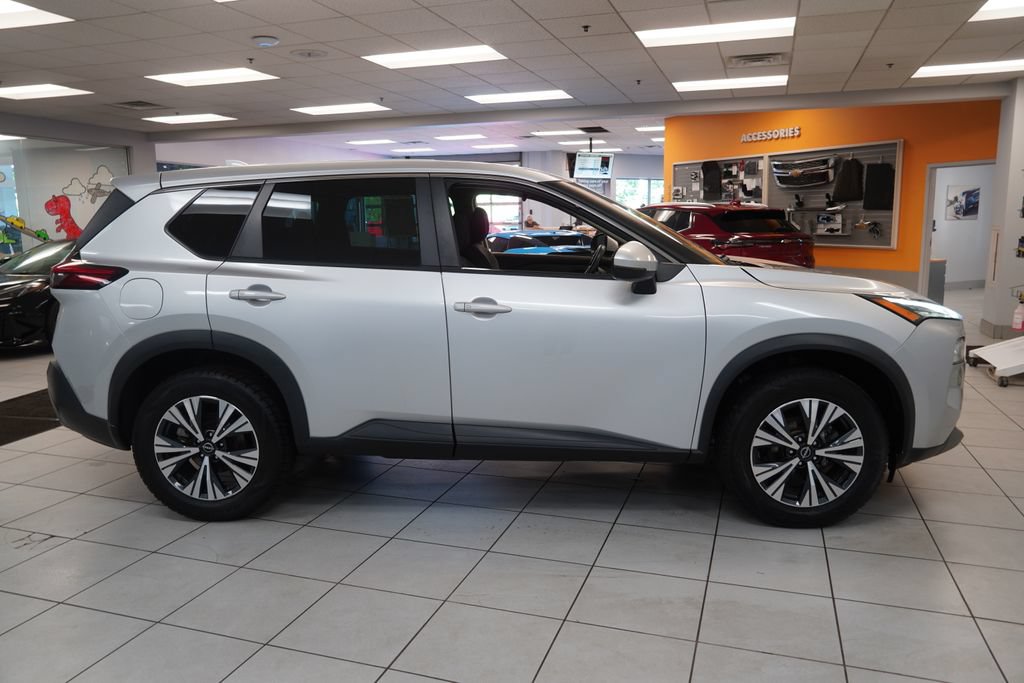 Used 2022 Nissan Rogue SV AWD/4WD image 12