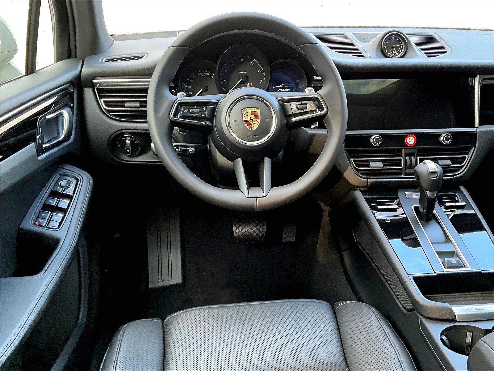 New 2026 Porsche Macan image 18