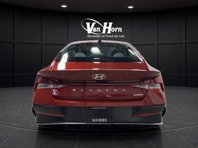 Certified 2025 Hyundai Elantra Limited image 6