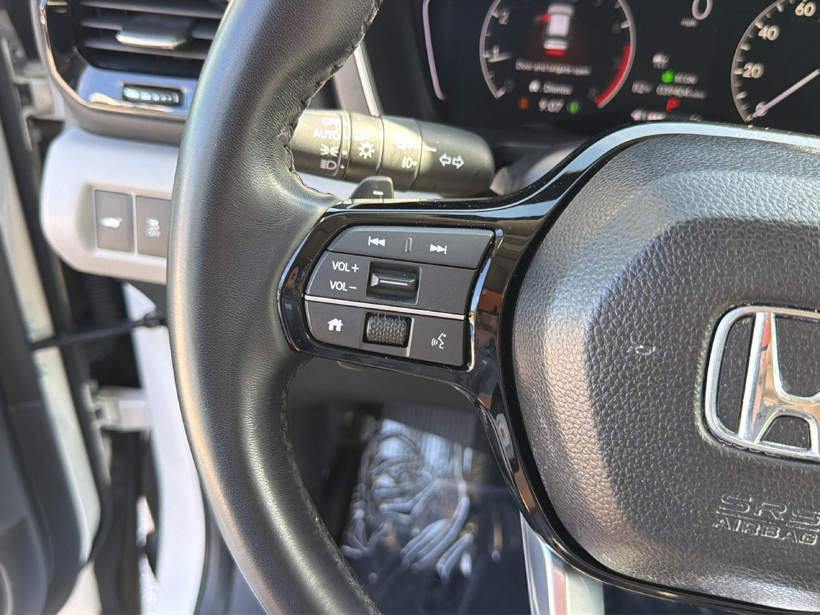 Used 2023 Honda Pilot Touring image 17