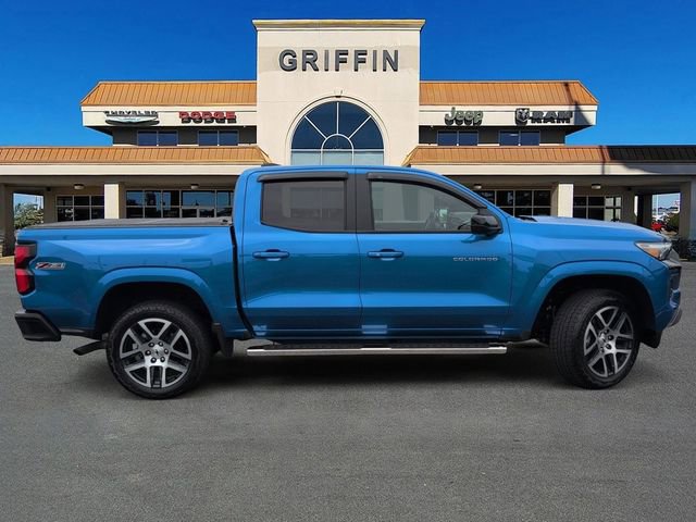 Used 2023 Chevrolet Colorado Z71 w/ Z71 Convenience Package 2 AWD/4WD image 3