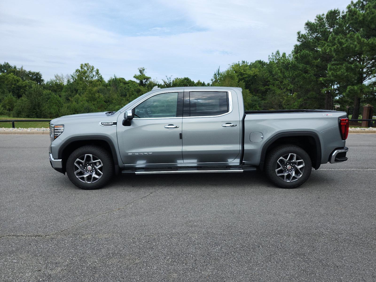 New 2026 GMC Sierra 1500 SLT w/ SLT Premium Plus Package image 2