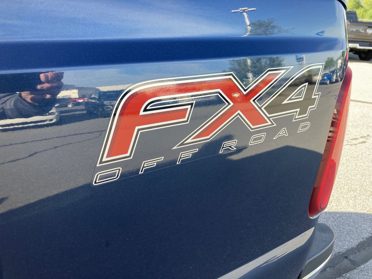 Used 2016 Ford F350 XLT w/ XLT Premium Package AWD/4WD image 12