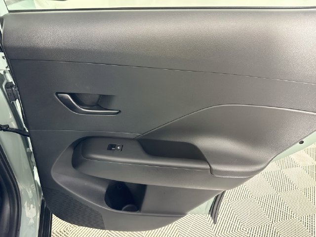 Used 2024 Hyundai Kona SEL FWD image 25