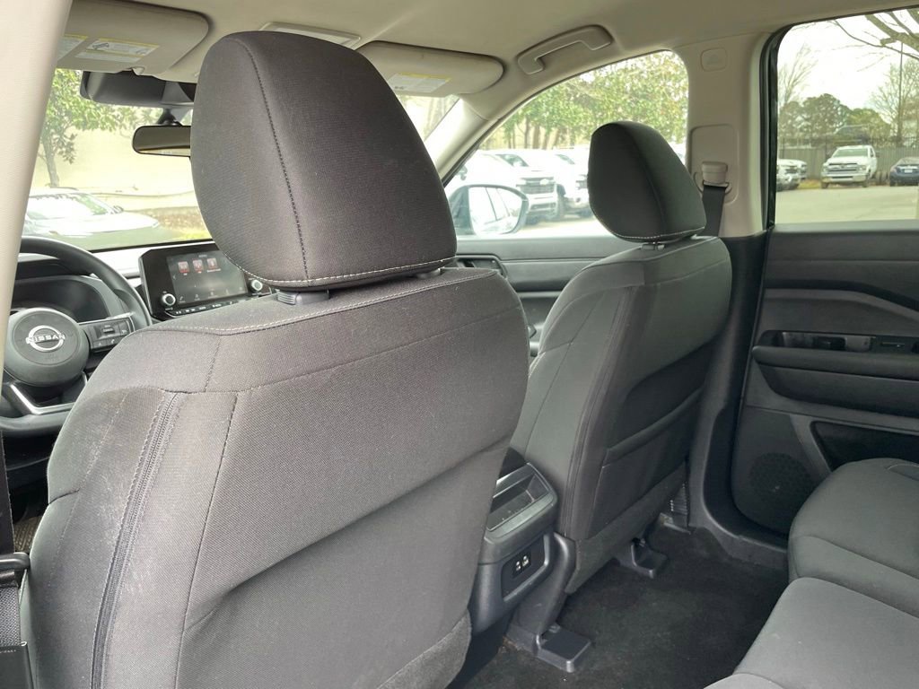 Used 2024 Nissan Pathfinder S image 28