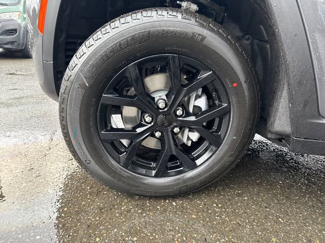 New 2026 Jeep Grand Cherokee Altitude image 28