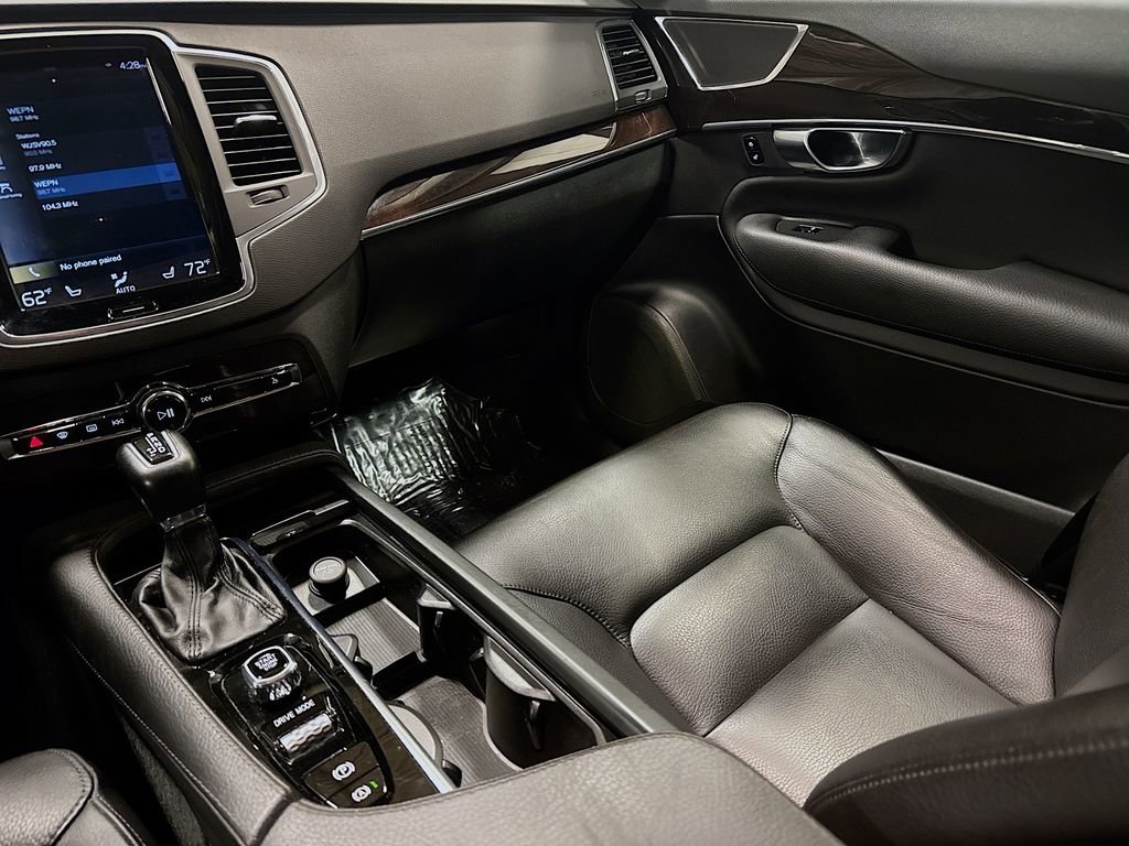 Used 2018 Volvo XC90 T5 Momentum w/ Convenience Package image 30