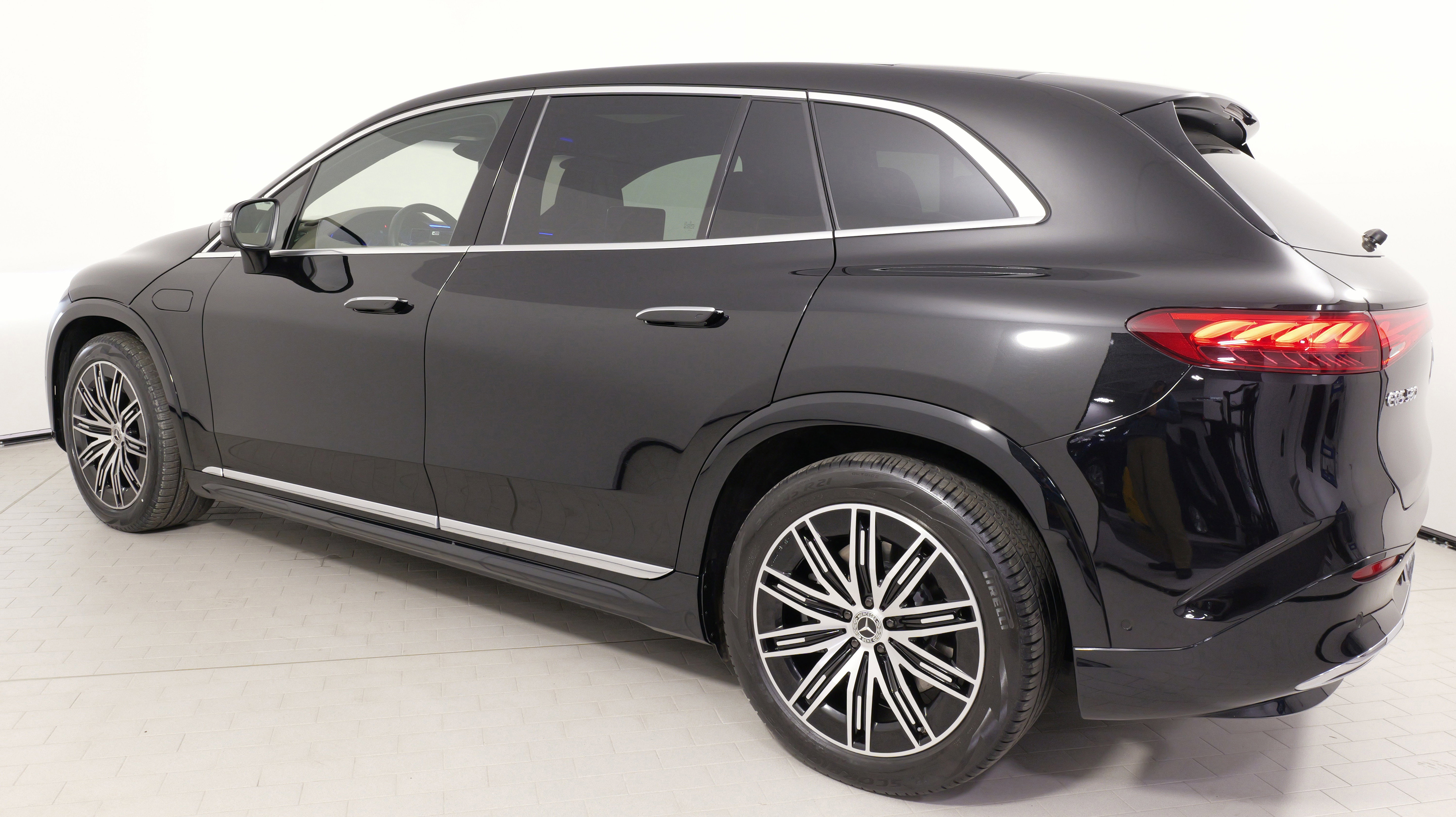 Used 2023 Mercedes-Benz EQS 580 4MATIC SUV image 15