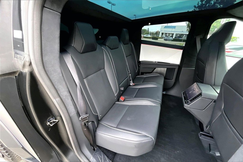 Used 2024 Tesla Cybertruck AWD Crew Cab image 25