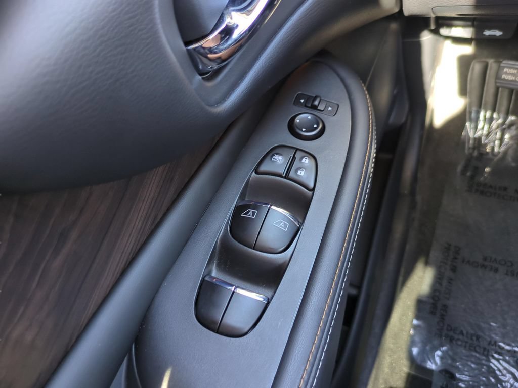 Certified 2024 Nissan Murano Platinum w/ Cargo Package FWD image 21