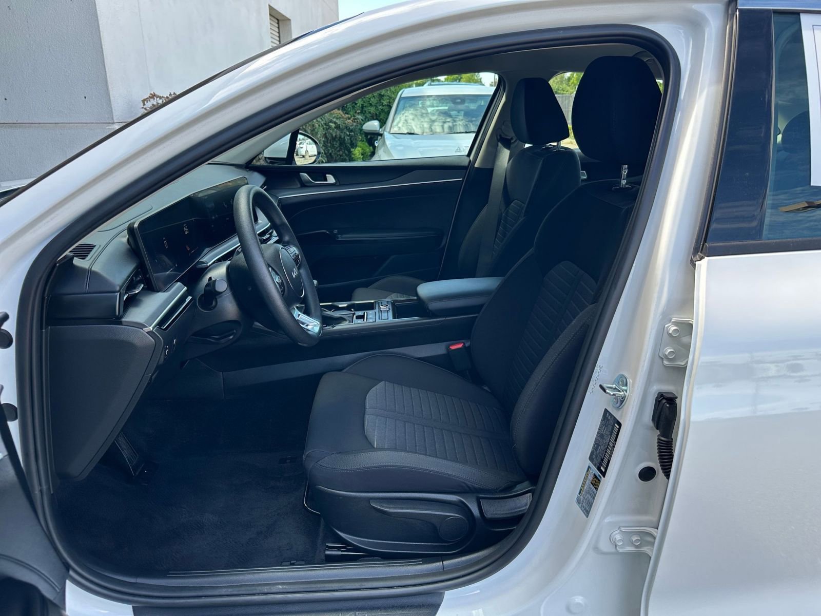 Used 2025 Kia K5 LXS image 27