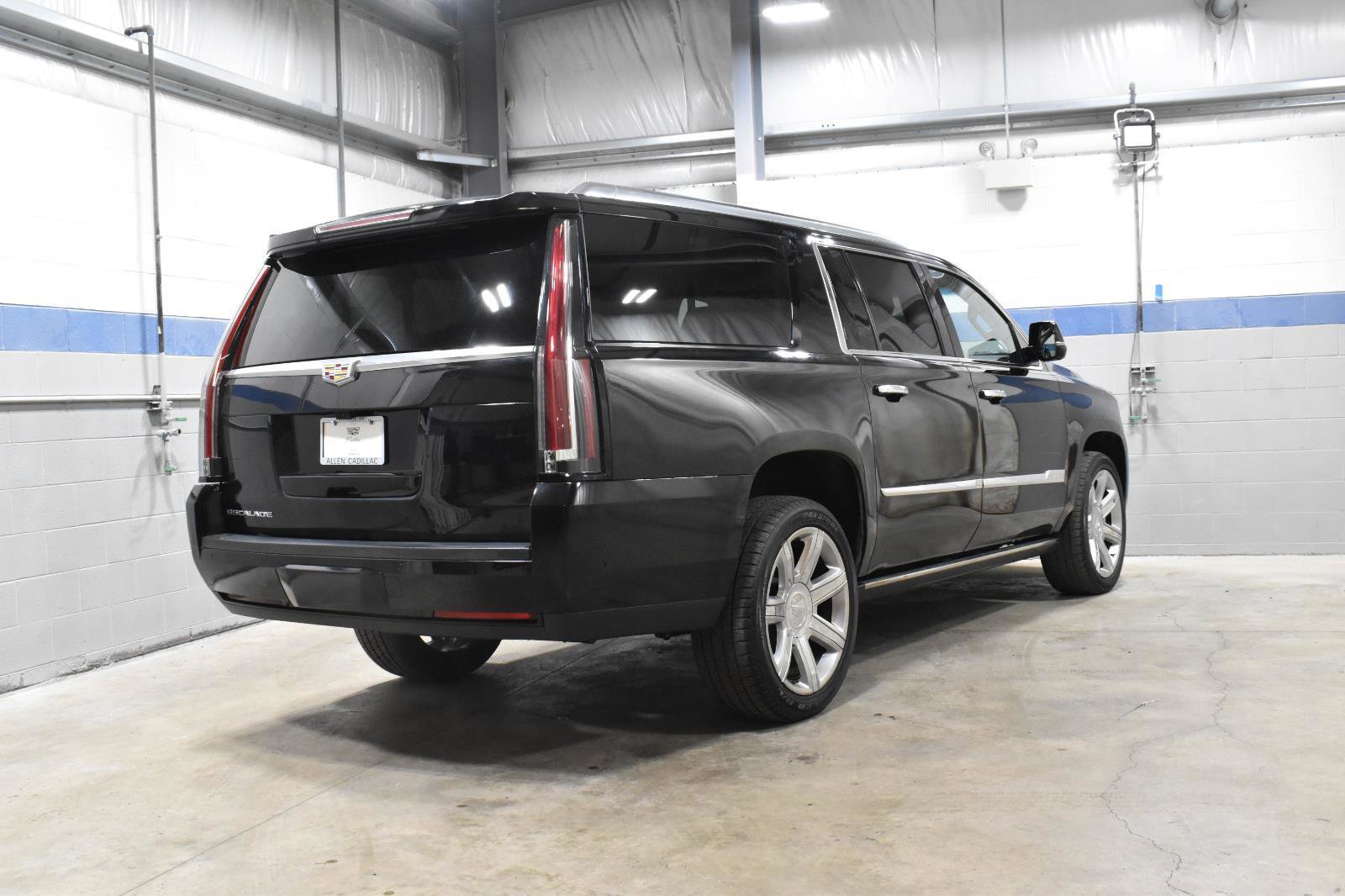 Used 2019 Cadillac Escalade ESV Premium Luxury AWD/4WD image 29