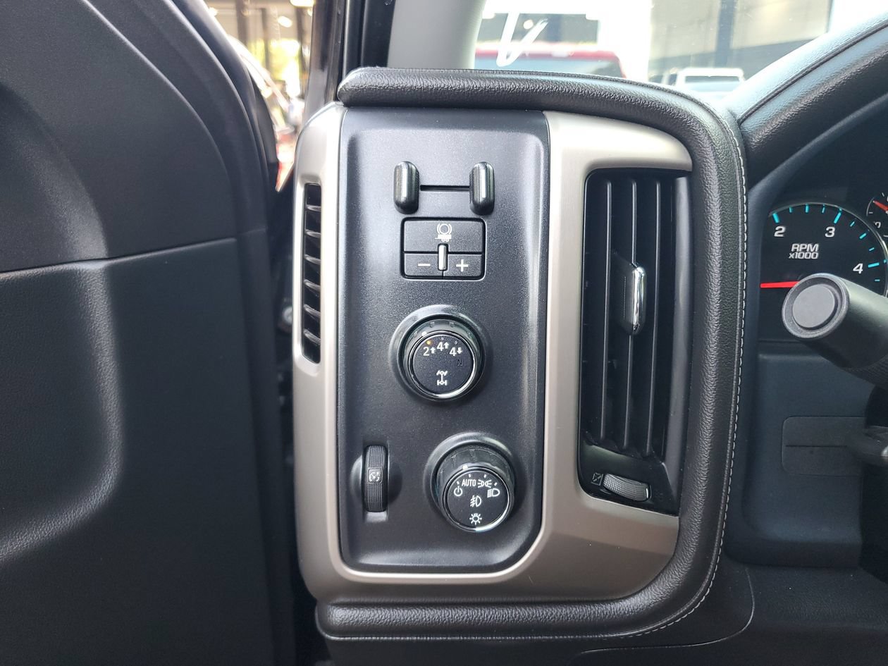 Used 2018 GMC Sierra 2500 Denali w/ Duramax Plus Package AWD/4WD image 30