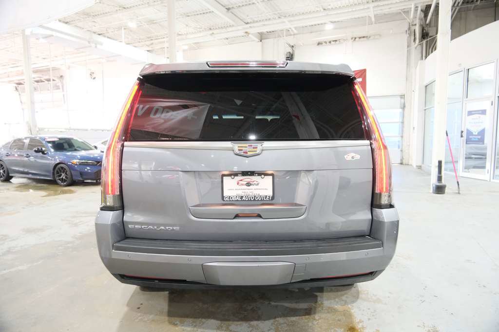 Used 2018 Cadillac Escalade Premium Luxury AWD/4WD image 9