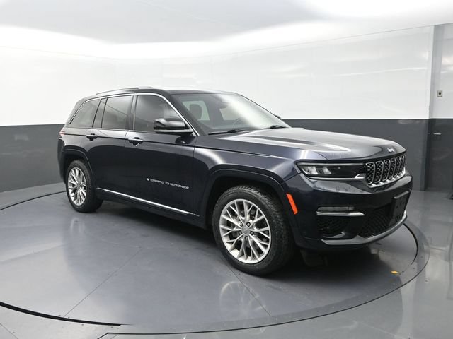 Used 2022 Jeep Grand Cherokee Summit w/ Luxury Tech Group V AWD/4WD image 40