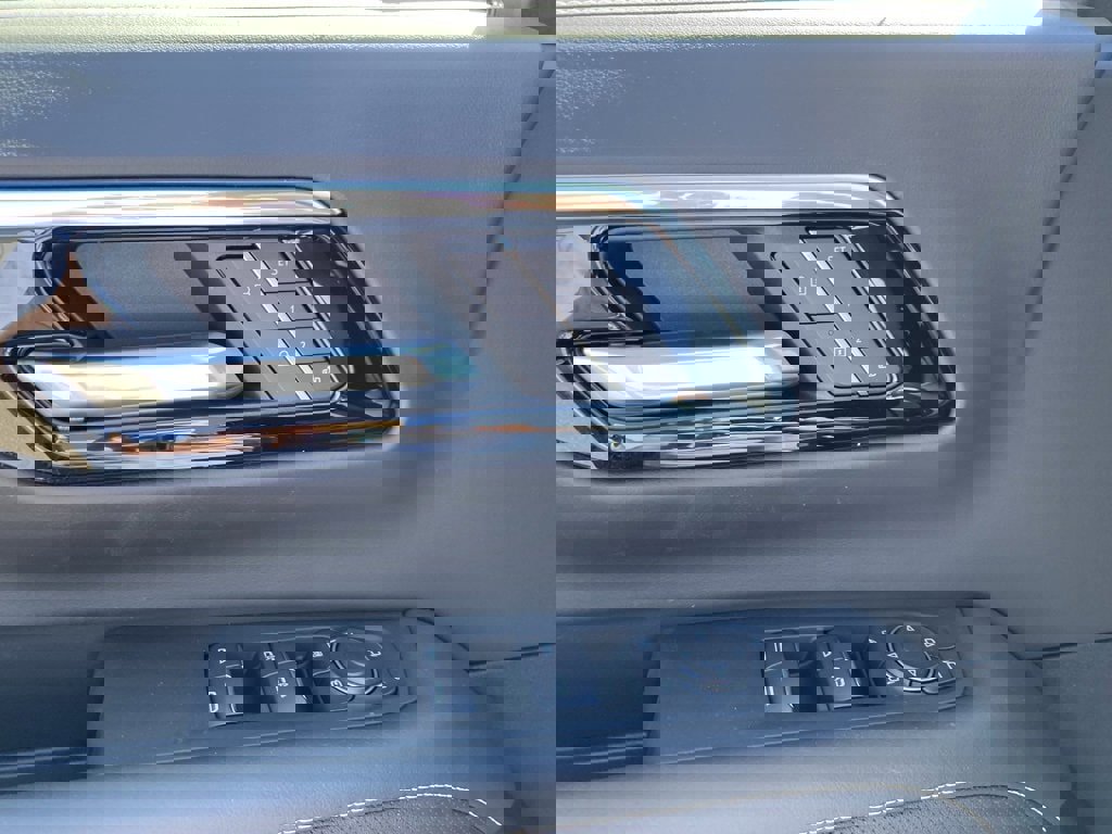 New 2025 Chevrolet Suburban Premier image 20