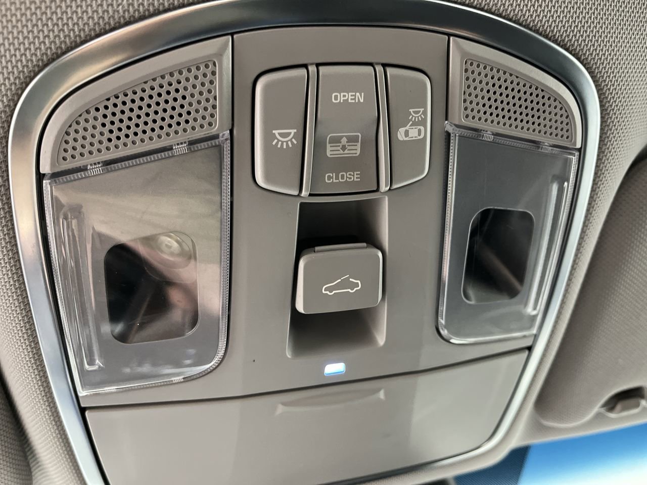 Used 2015 Hyundai Sonata Limited w/ Option Group 06 FWD image 26