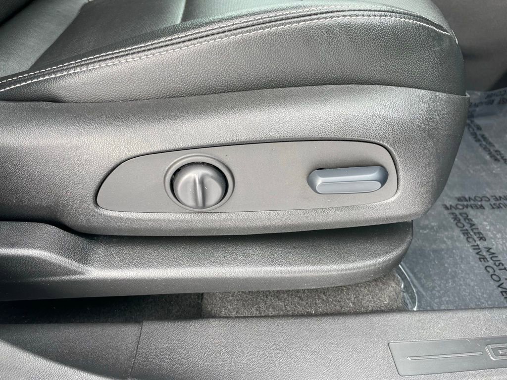 Used 2023 GMC Terrain SLT image 55