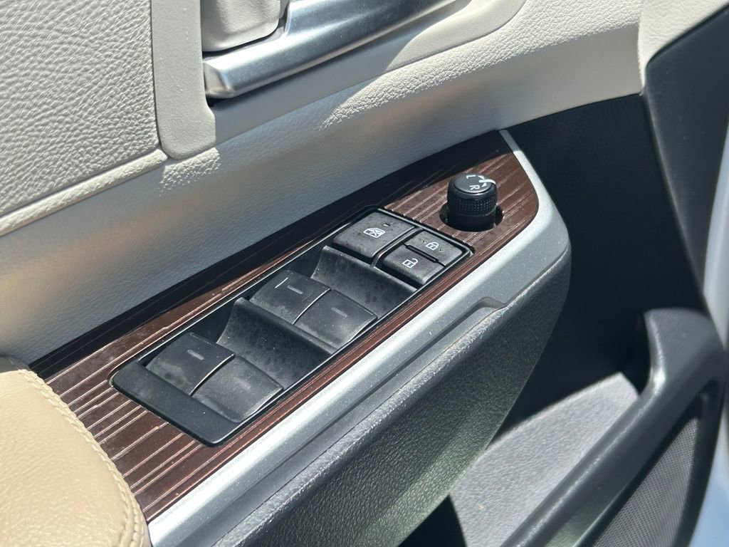 Used 2023 Toyota Sienna XLE FWD image 24