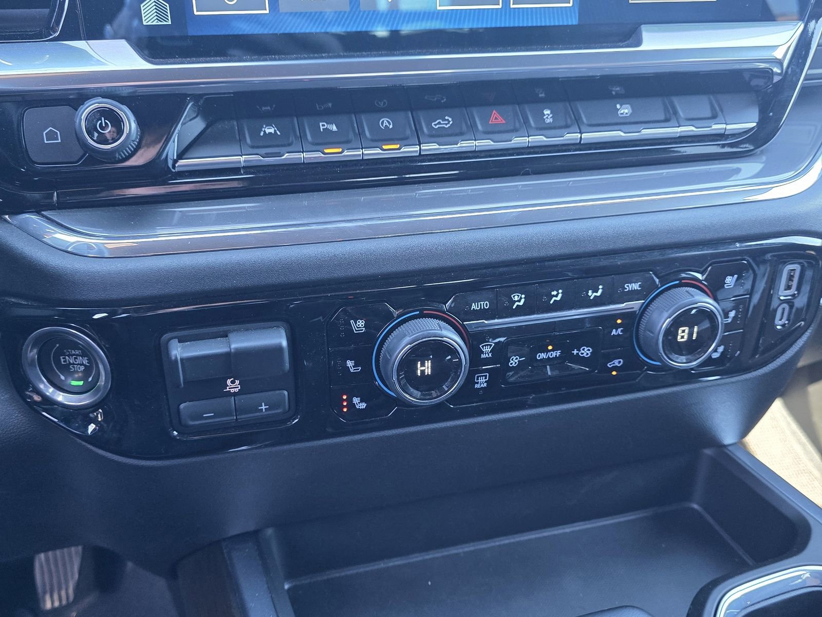 Used 2024 Chevrolet Silverado 1500 High Country w/ Technology Package image 13