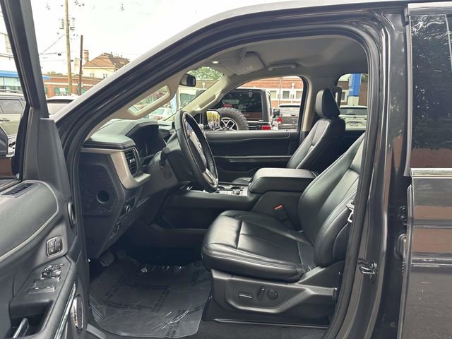 Used 2024 Ford Expedition XLT image 16