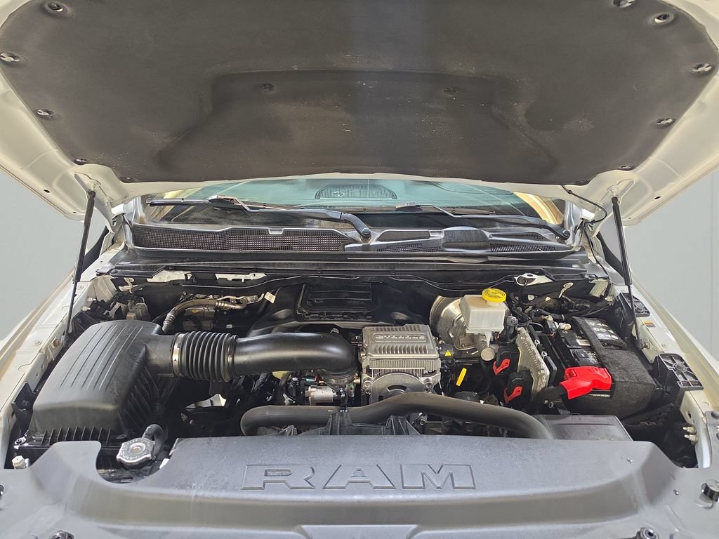 Used 2022 RAM 1500 Laramie w/ Sport Appearance Package AWD/4WD image 10