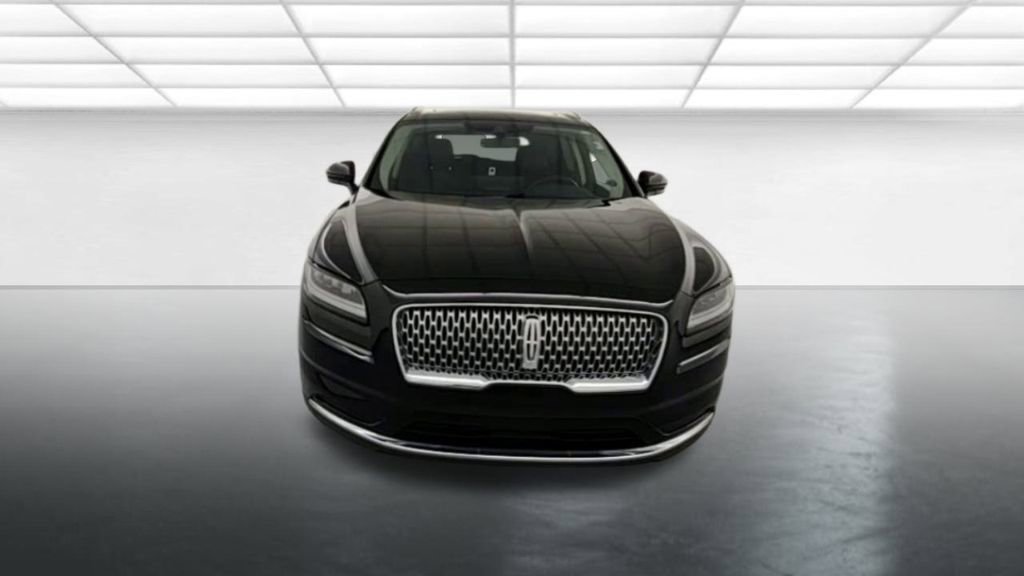 Used 2022 Lincoln Nautilus Reserve w/ Luxury Package image 2