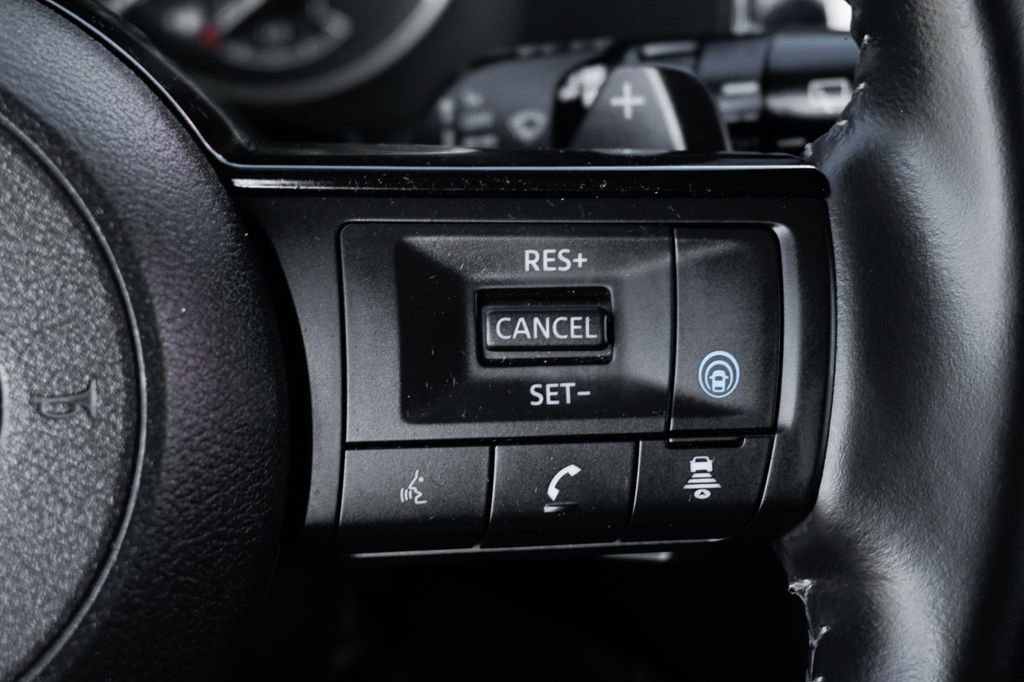 Used 2025 Nissan Pathfinder SL image 24