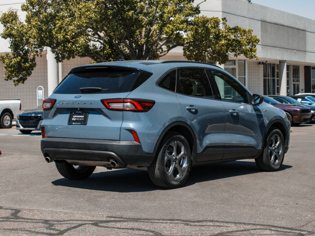Used 2025 Ford Escape ST-Line FWD image 5