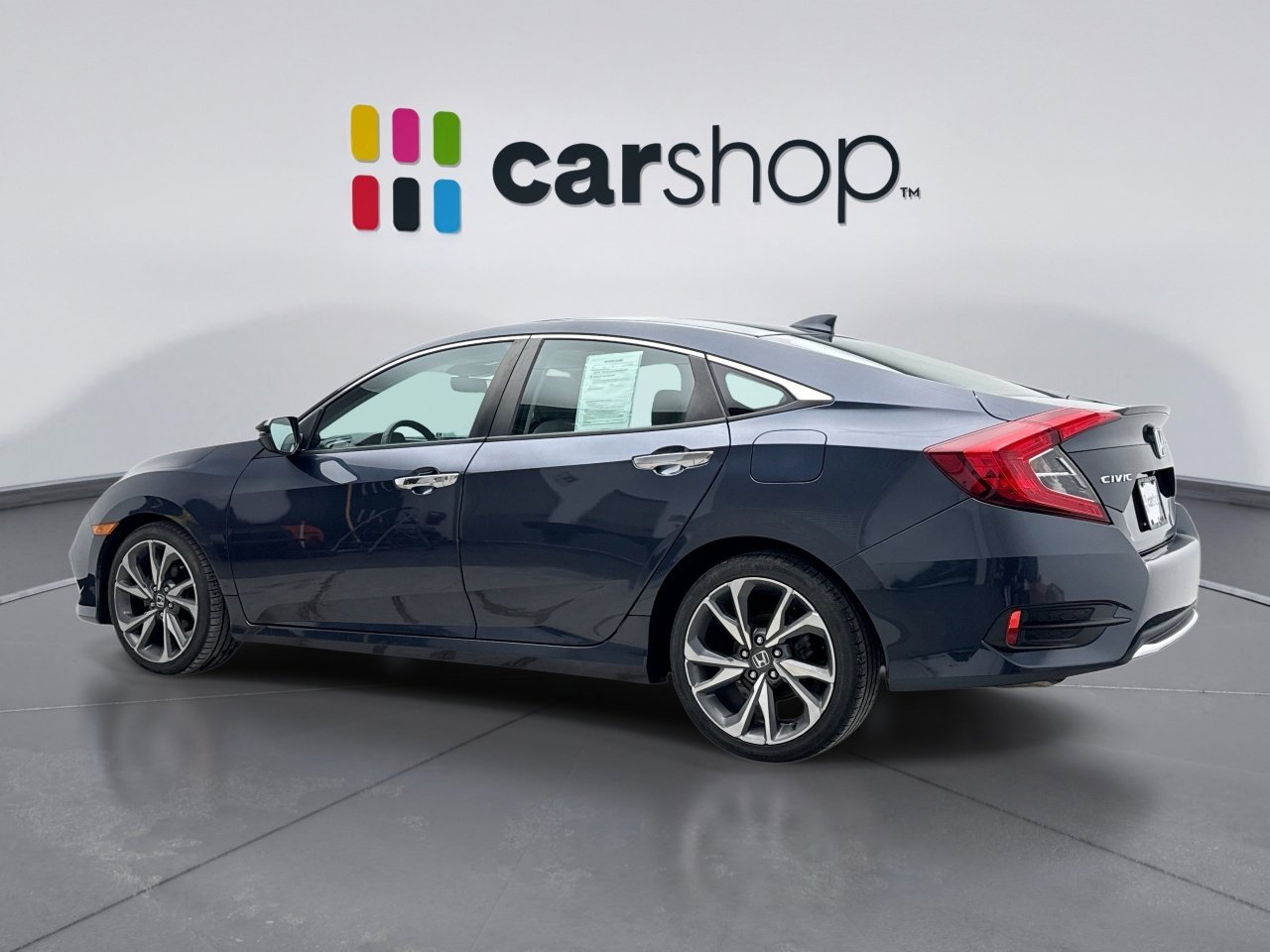Used 2019 Honda Civic Touring image 3