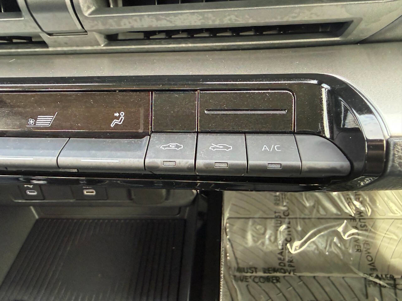 Used 2024 Toyota Prius LE image 39