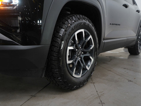 Used 2025 Chevrolet Equinox ACTIV image 24