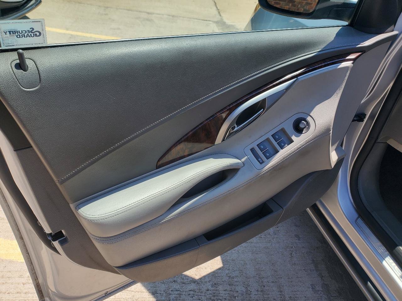Used 2010 Buick LaCrosse CX FWD image 15