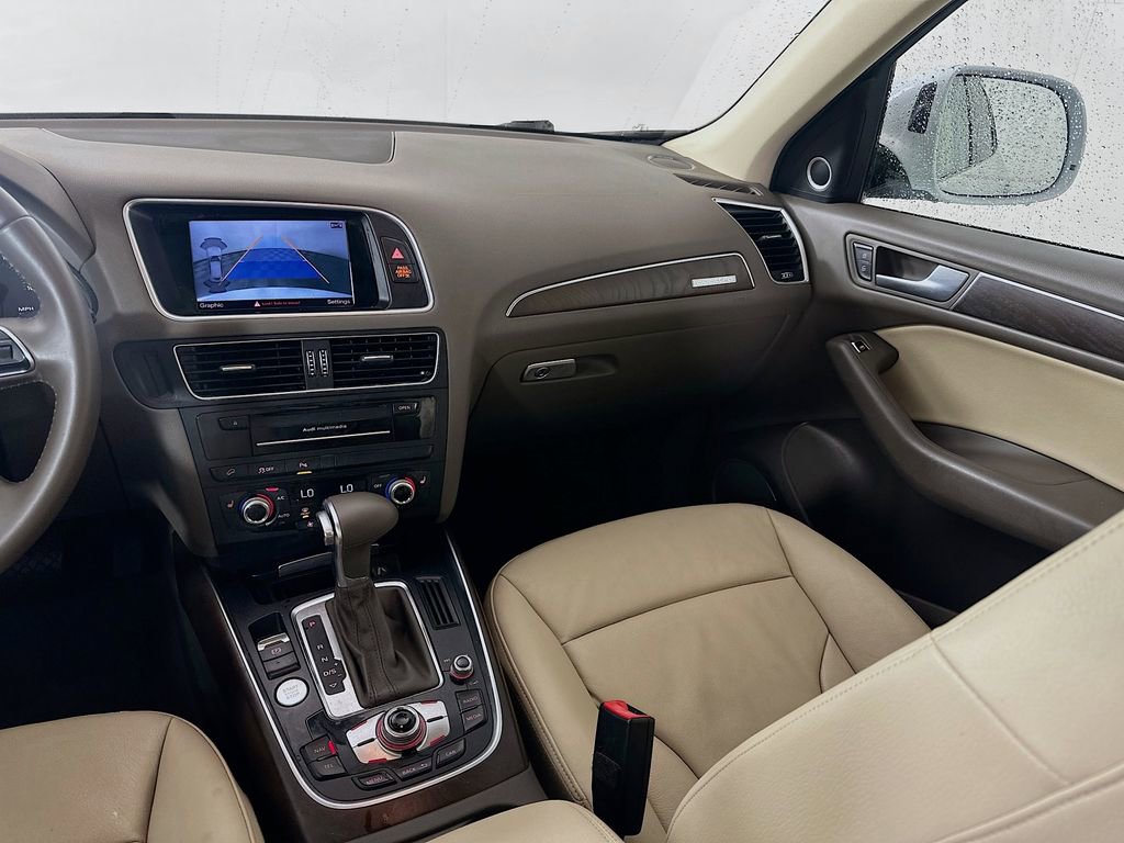 Used 2017 Audi Q5 2.0T Premium Plus w/ Technology Package image 24