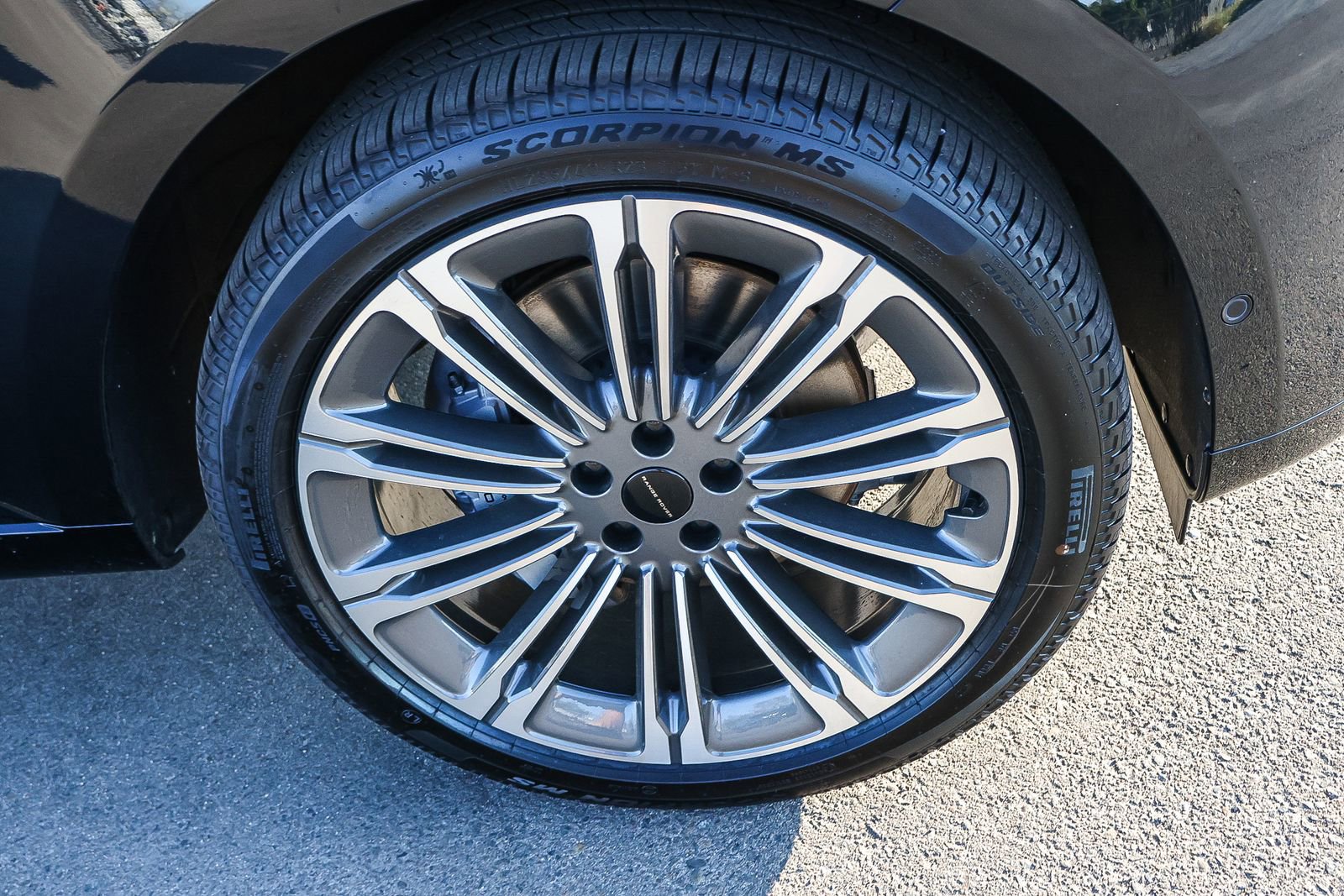 New 2026 Land Rover Range Rover SE image 13