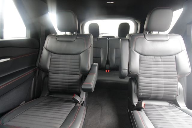 New 2026 Ford Explorer ST-Line w/ ST-Line Street Pack image 29